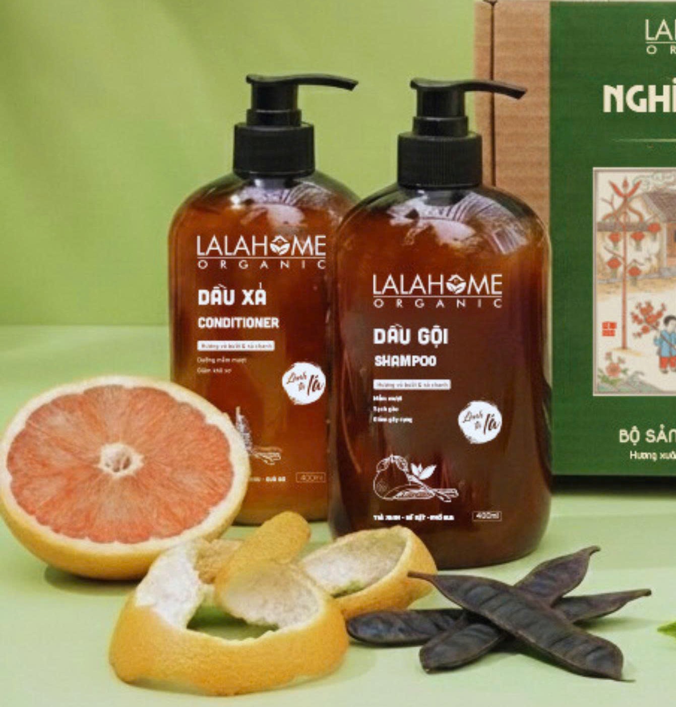 Dầu gội LalaHome Organic hương bưởi sả chanh giúp làm sạch tóc và da đầu khỏi bụi bẩn và bã nhờn